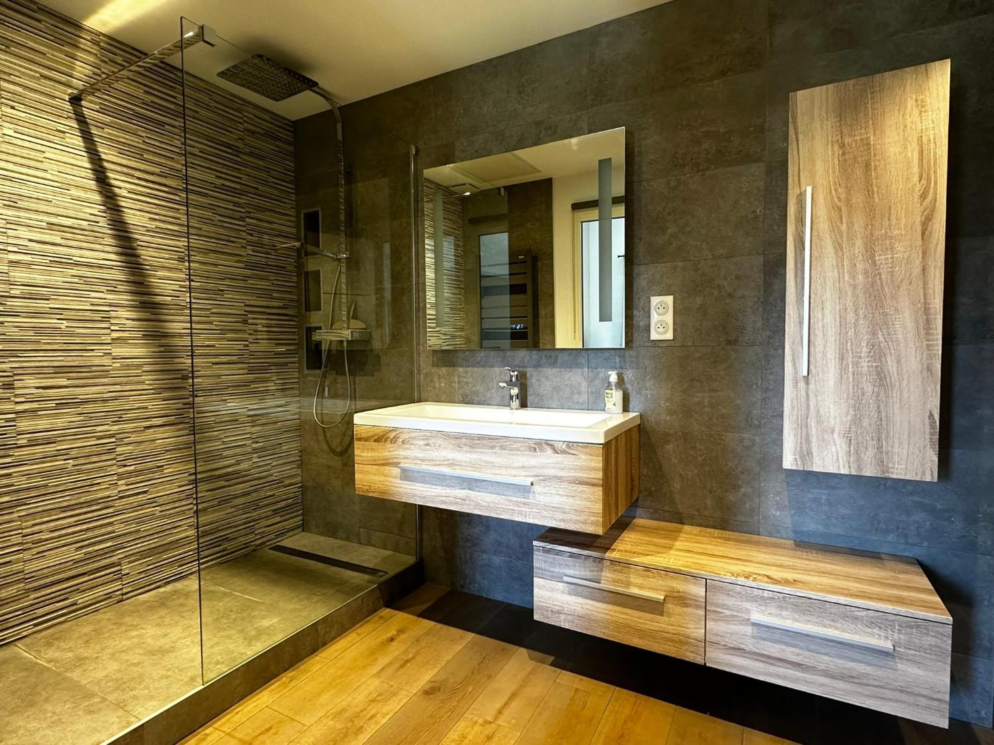 - 4 Personnes - Piscine Apartment *